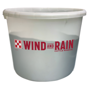 Purina Wind and Rain Storm Fly Control Mineral Tub